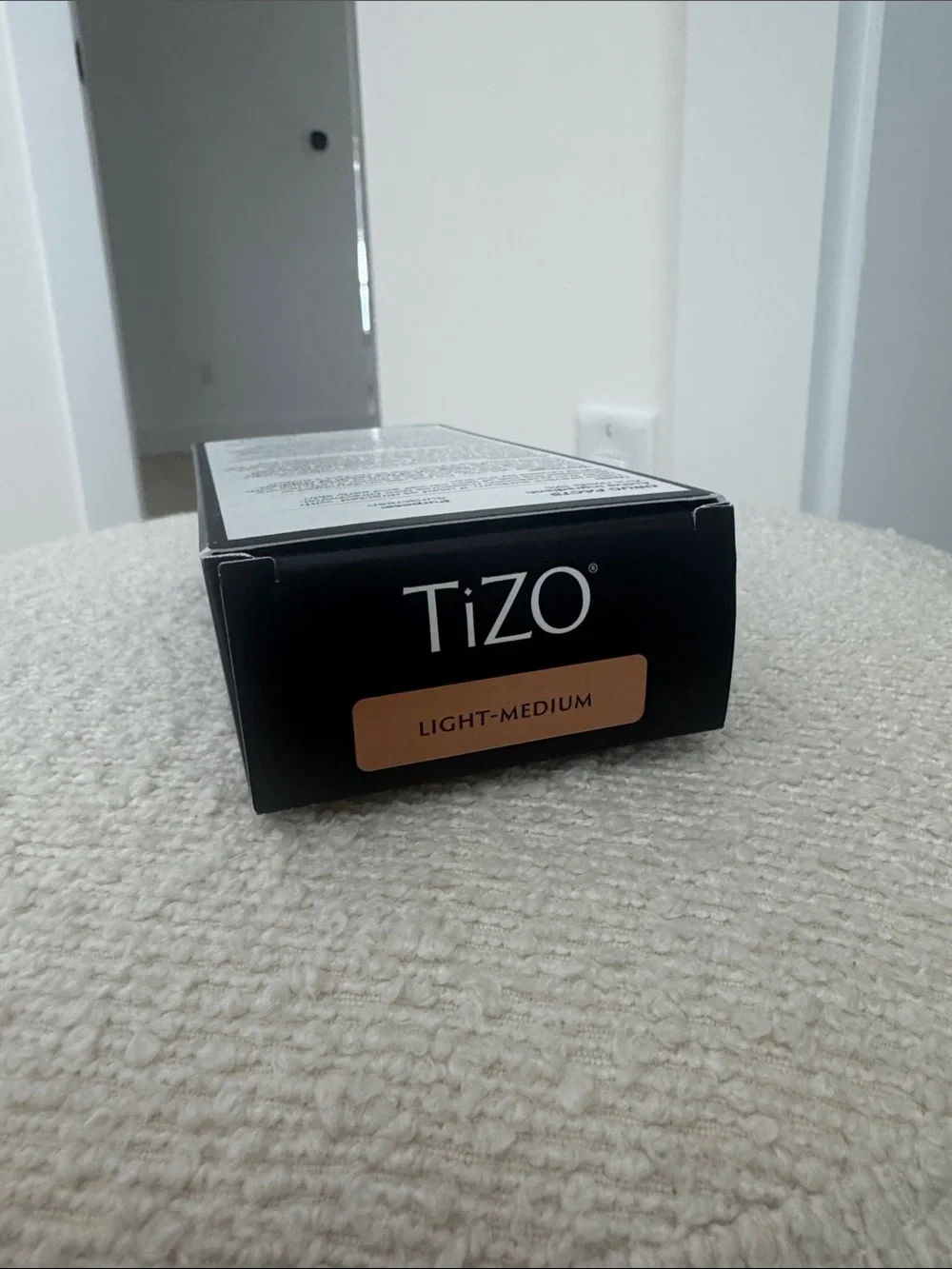 TiZO Tinted Moisturizing Serum - Light-Medium NEW